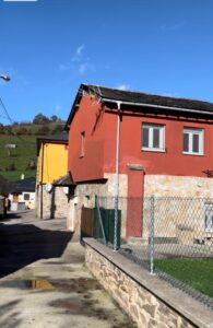 Casa o chalet en venta totalmente amoblada ubicada en cangas del Narcea, Asturias España.