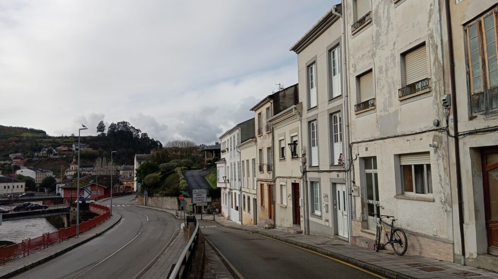 Casas Asturias para reformar ubicada en Vegadeo.